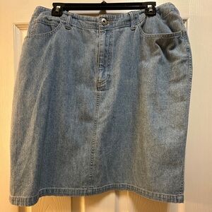 Liz Claiborne Women’s Denim Jeans Skirt Size 12 100% Cotton RN 52002